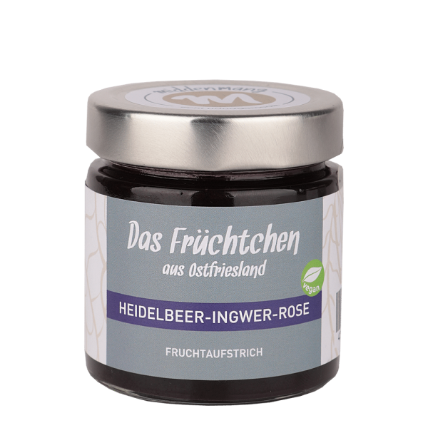 Ein Glas mit einem Etikett der Variante Heidelbeer-Ingwer-Rose.