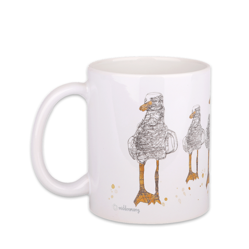 Eine weiße Tasse bedruckt mit kunstvollen Möwen.