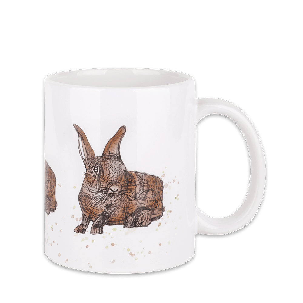 Eine weiße Tasse bedruckt mit kunstvollen Kaninchen.